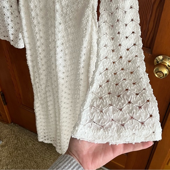 Elegant White Lace Maxi Dress - Picture 5 of 8